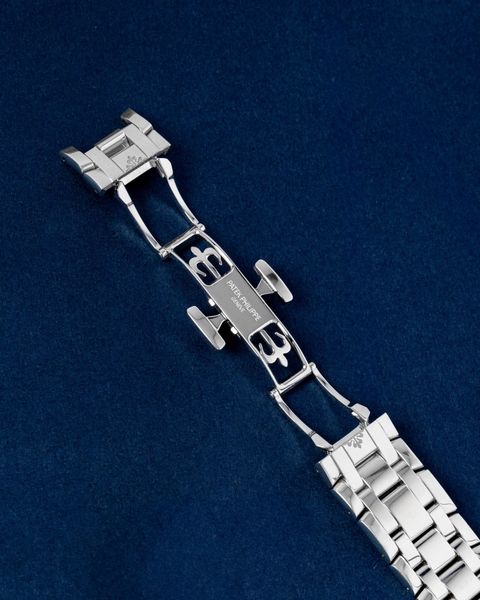 Patek Philippe Complications 4947/1A-001